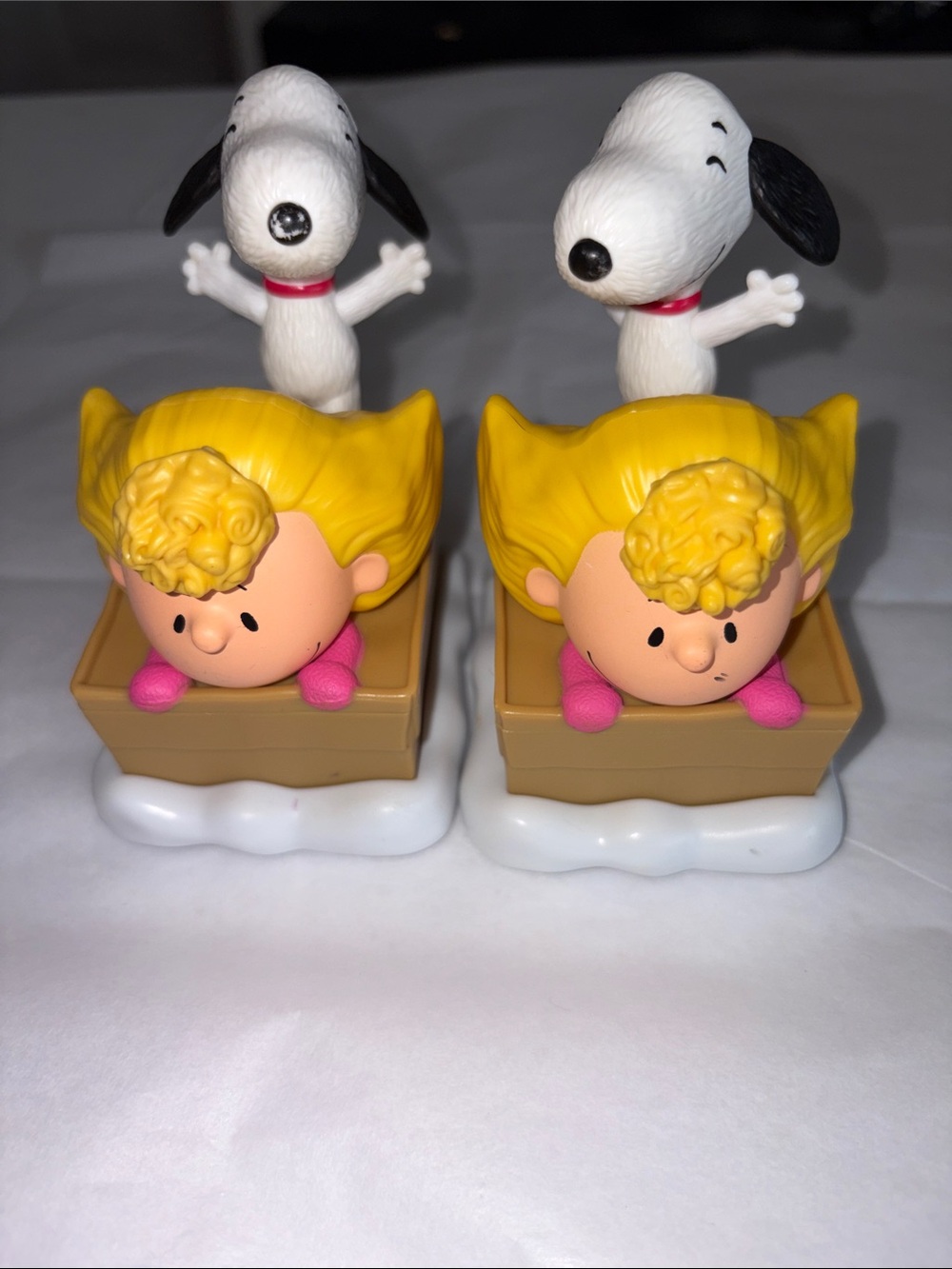 Peanuts Character Mcdonalds Toy Figures Set - Picture 2 of 11
